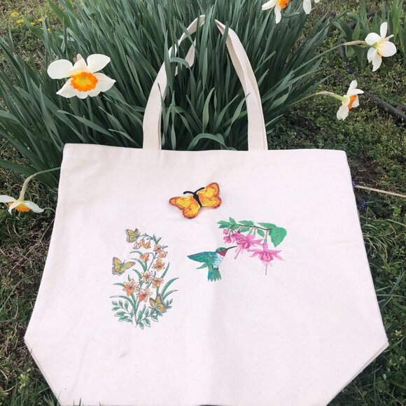 Natural Open Top Canvas Tote Bag With 2 Large Pockets Featuring 3D Hummingbirds - Picture 5 of 9